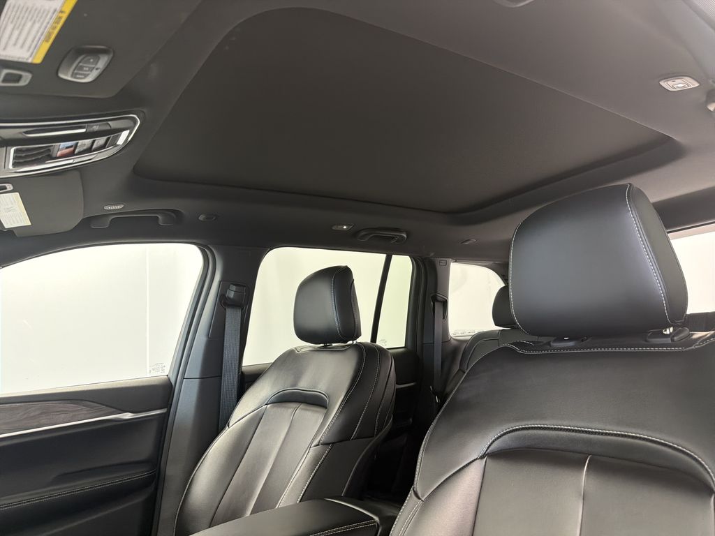Thumbnail: 2024 Jeep Grand Cherokee - 22