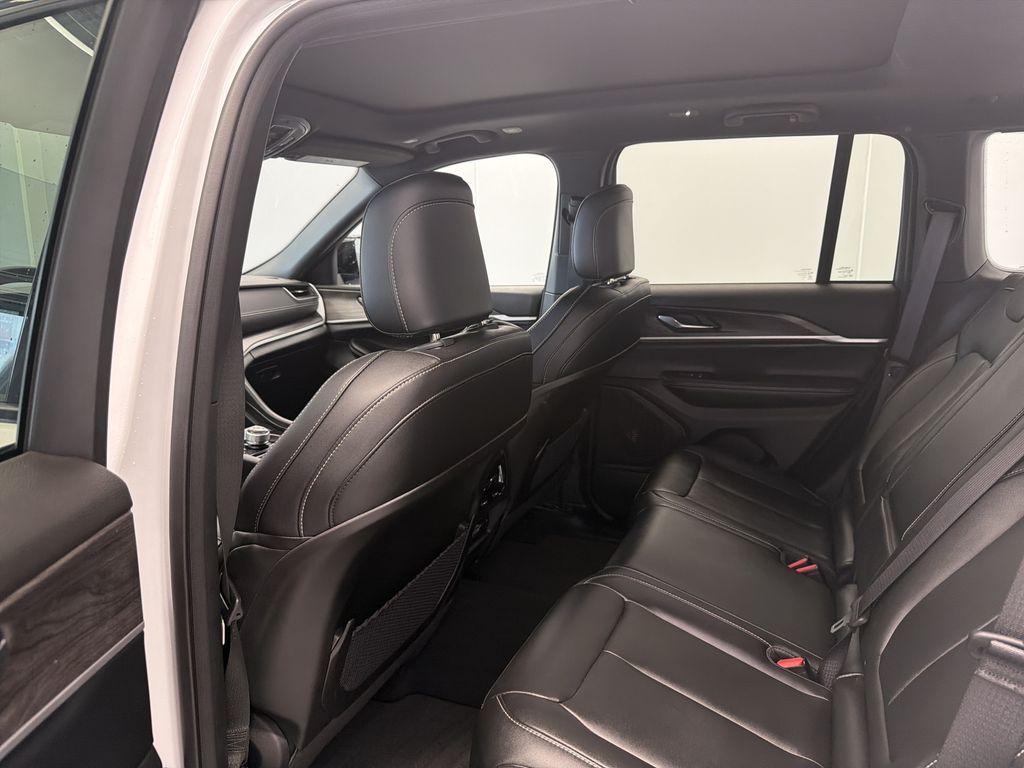 Thumbnail: 2024 Jeep Grand Cherokee - 8