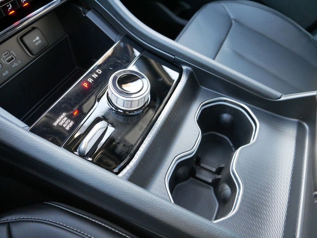 Thumbnail: 2025 Jeep Grand Cherokee - 13