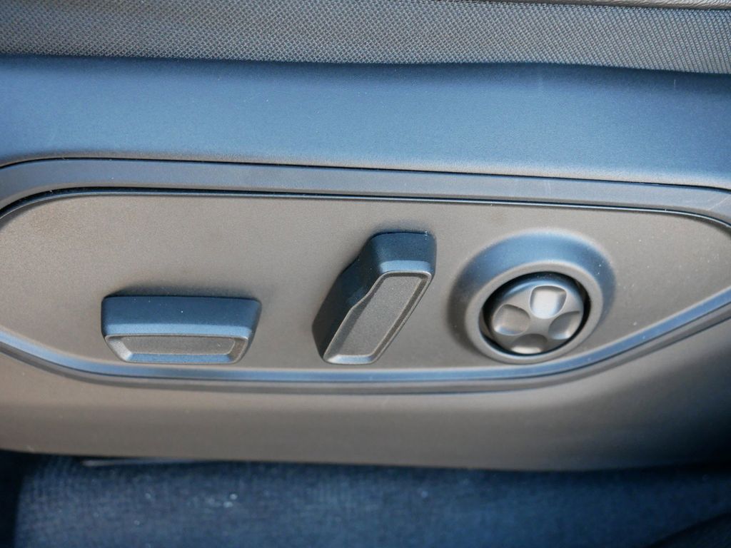 Thumbnail: 2025 Jeep Grand Cherokee - 36