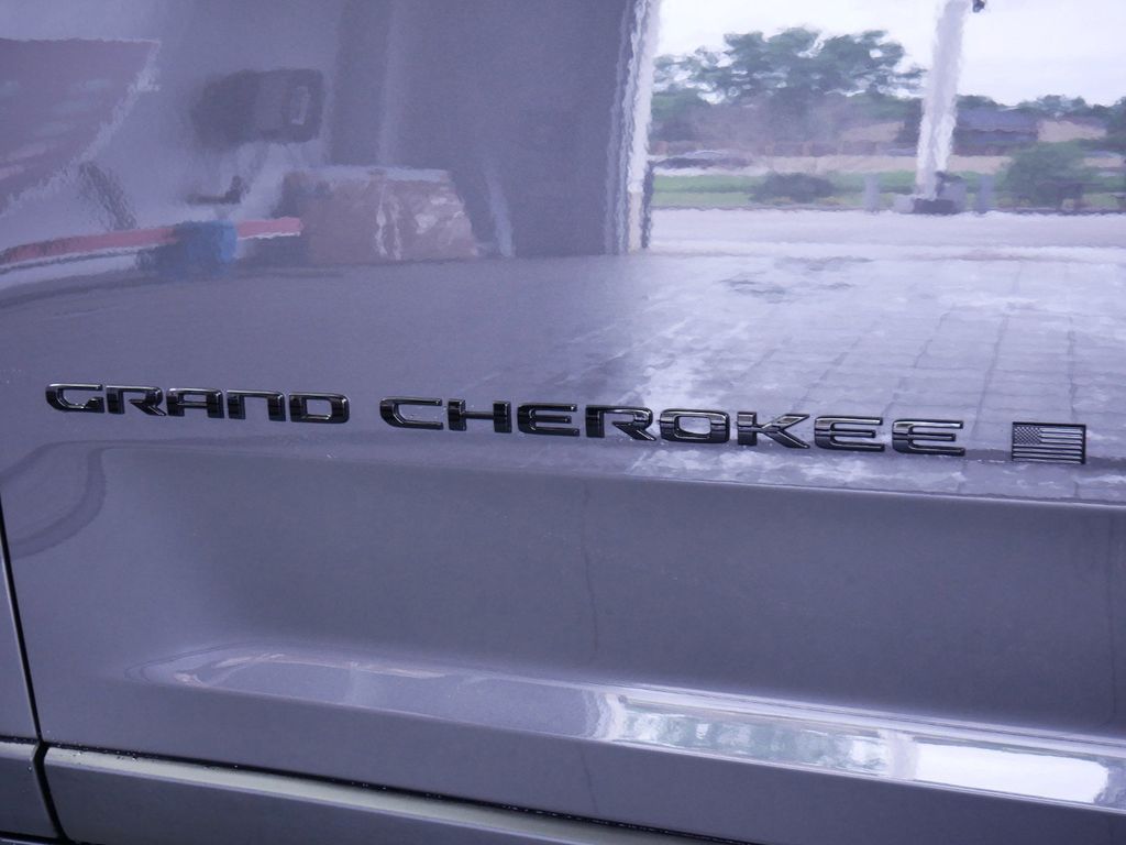 Thumbnail: 2025 Jeep Grand Cherokee - 22