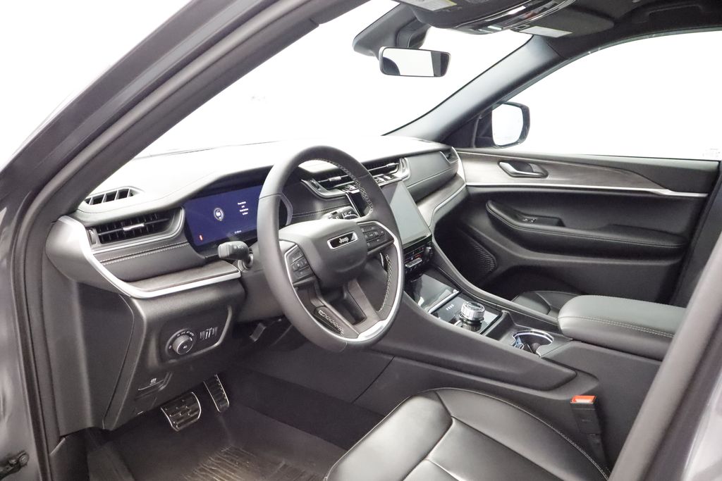 Thumbnail: 2025 Jeep Grand Cherokee - 10