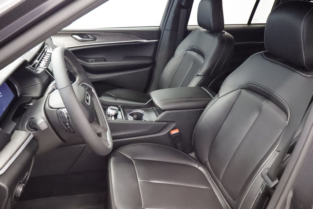 Thumbnail: 2025 Jeep Grand Cherokee - 8