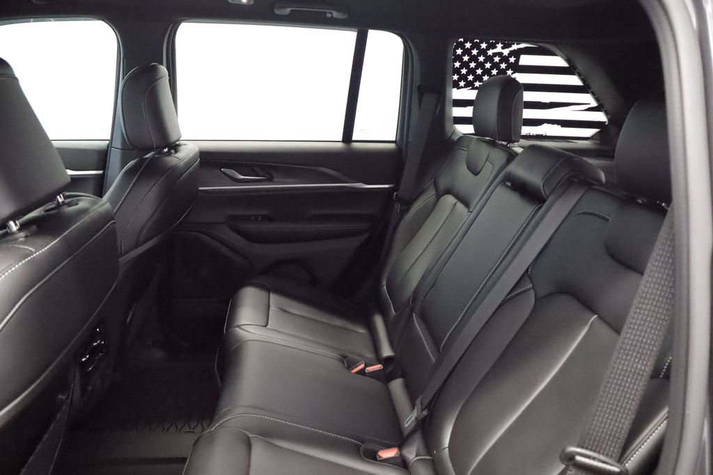 Thumbnail: 2025 Jeep Grand Cherokee - 21