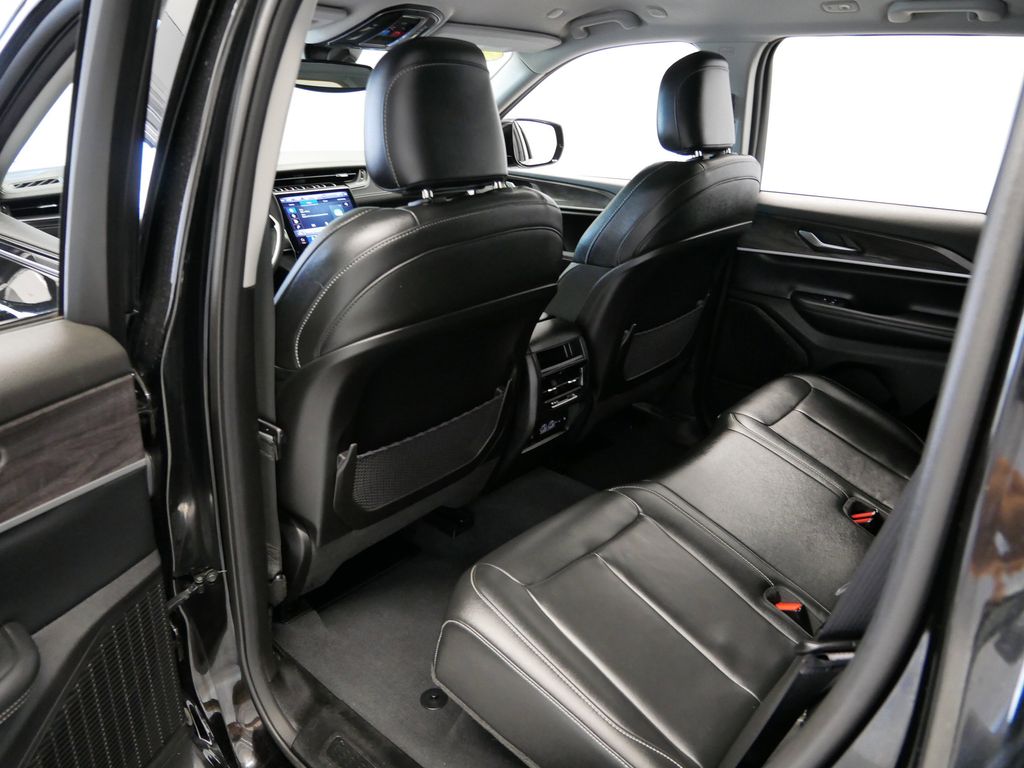 Thumbnail: 2023 Jeep Grand Cherokee - 12