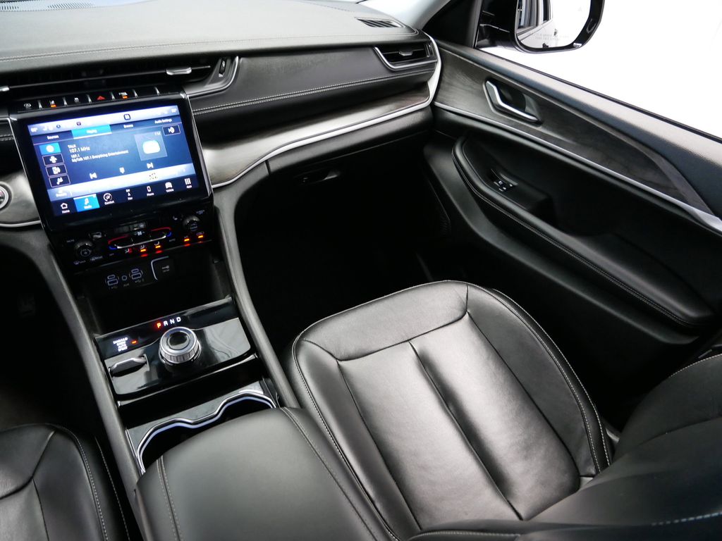 Thumbnail: 2023 Jeep Grand Cherokee - 14