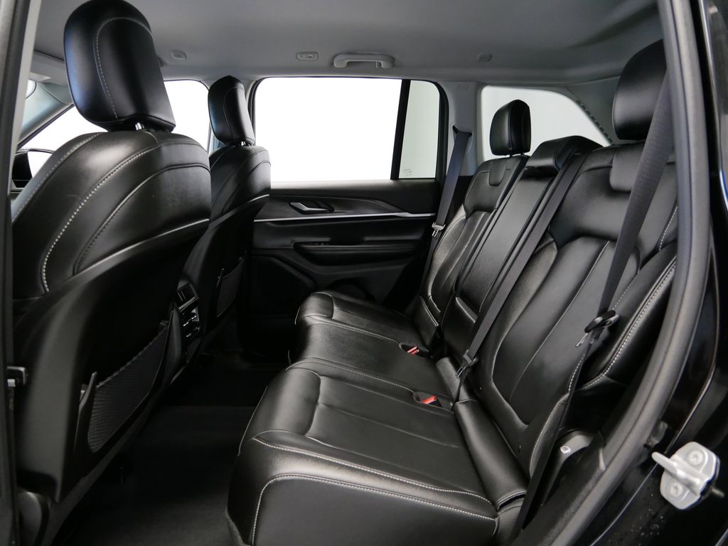 Thumbnail: 2023 Jeep Grand Cherokee - 23