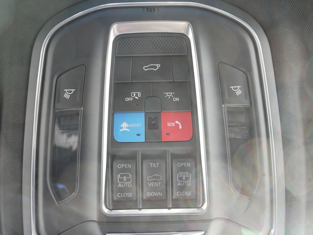 Thumbnail: 2025 Jeep Grand Cherokee - 47