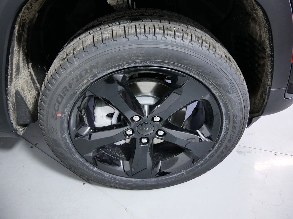 Thumbnail: 2025 Jeep Grand Cherokee - 24