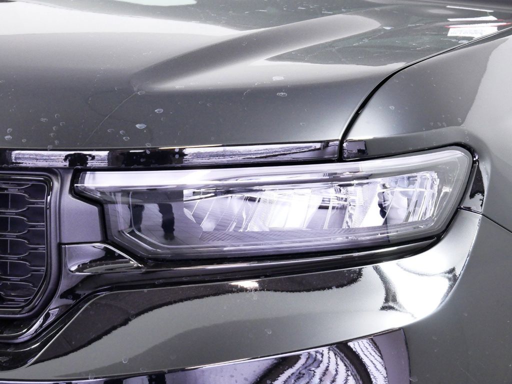 Thumbnail: 2025 Jeep Grand Cherokee - 23