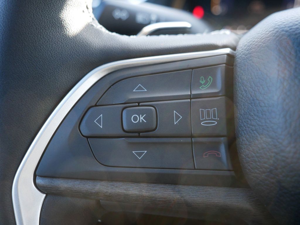 Thumbnail: 2025 Jeep Grand Cherokee - 37