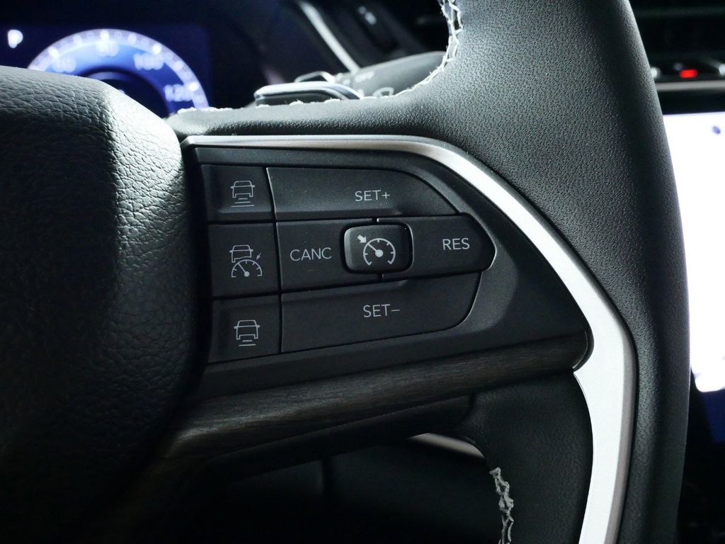 Thumbnail: 2024 Jeep Grand Cherokee - 40