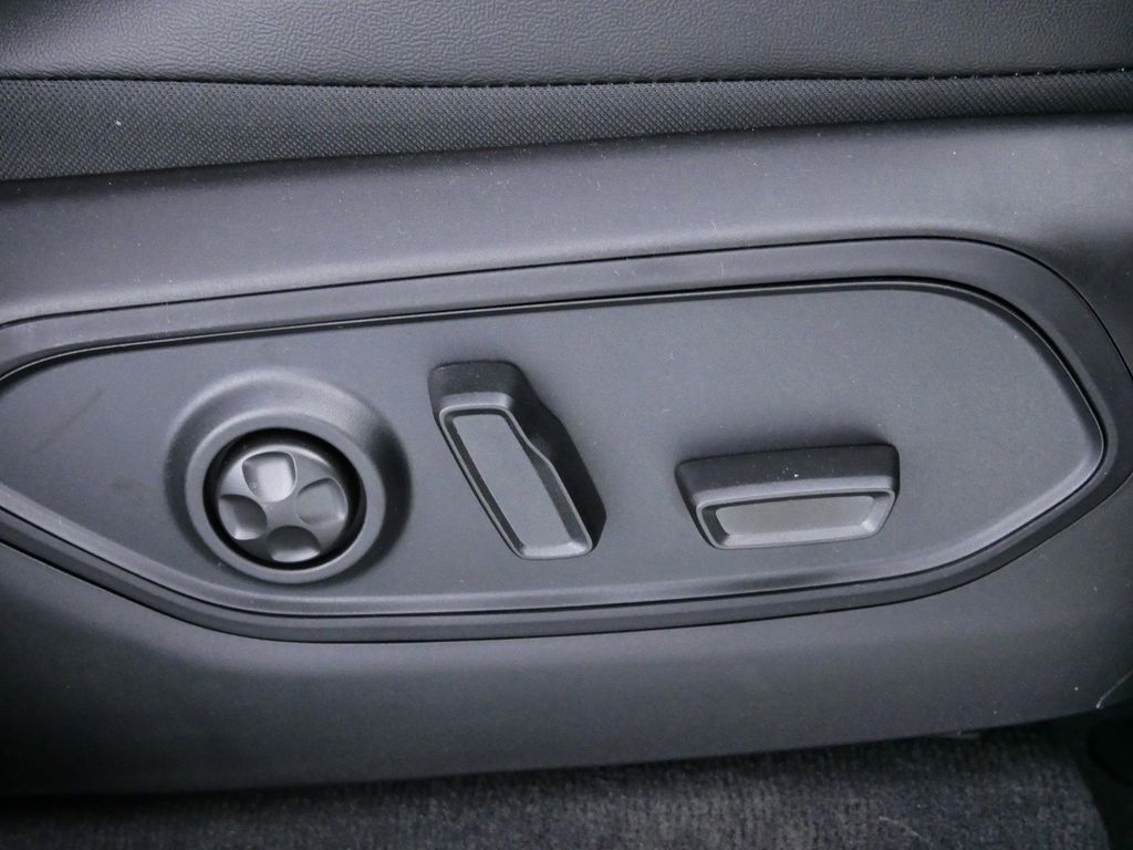 Thumbnail: 2024 Jeep Grand Cherokee - 27