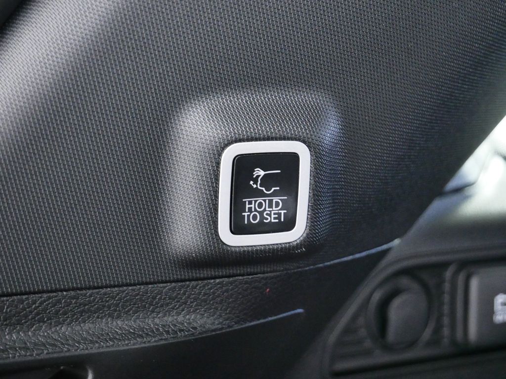 Thumbnail: 2024 Jeep Grand Cherokee - 29