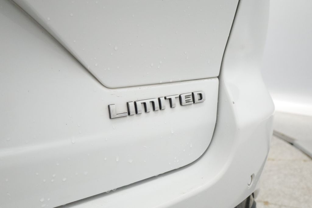 Thumbnail: 2022 Jeep Grand Cherokee - 25