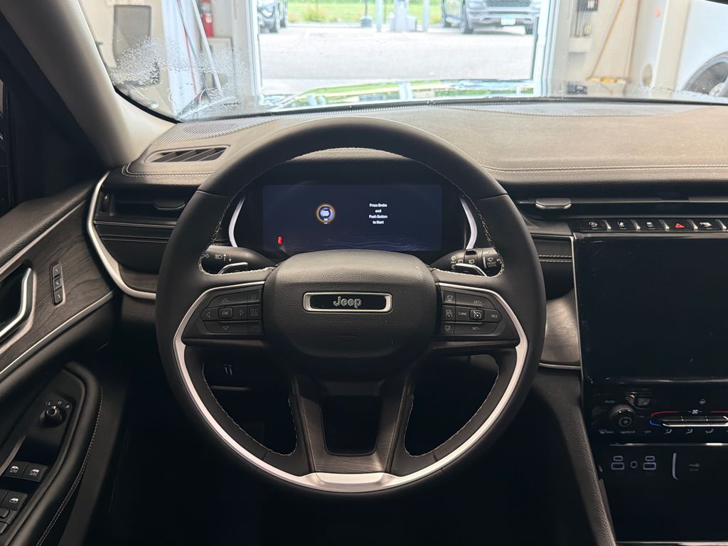 Thumbnail: 2023 Jeep Grand Cherokee - 6