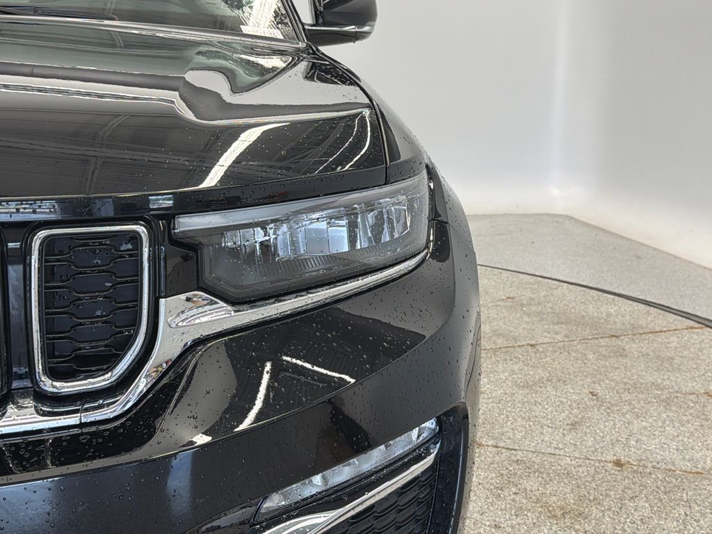 Thumbnail: 2023 Jeep Grand Cherokee - 16