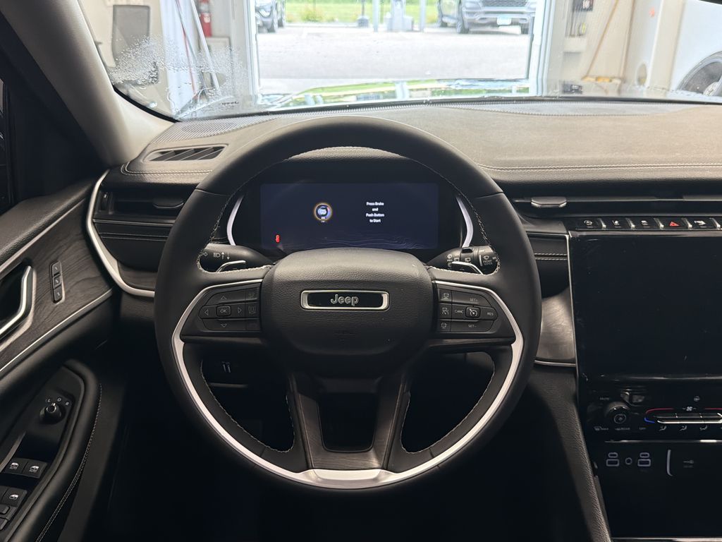 Thumbnail: 2023 Jeep Grand Cherokee - 6