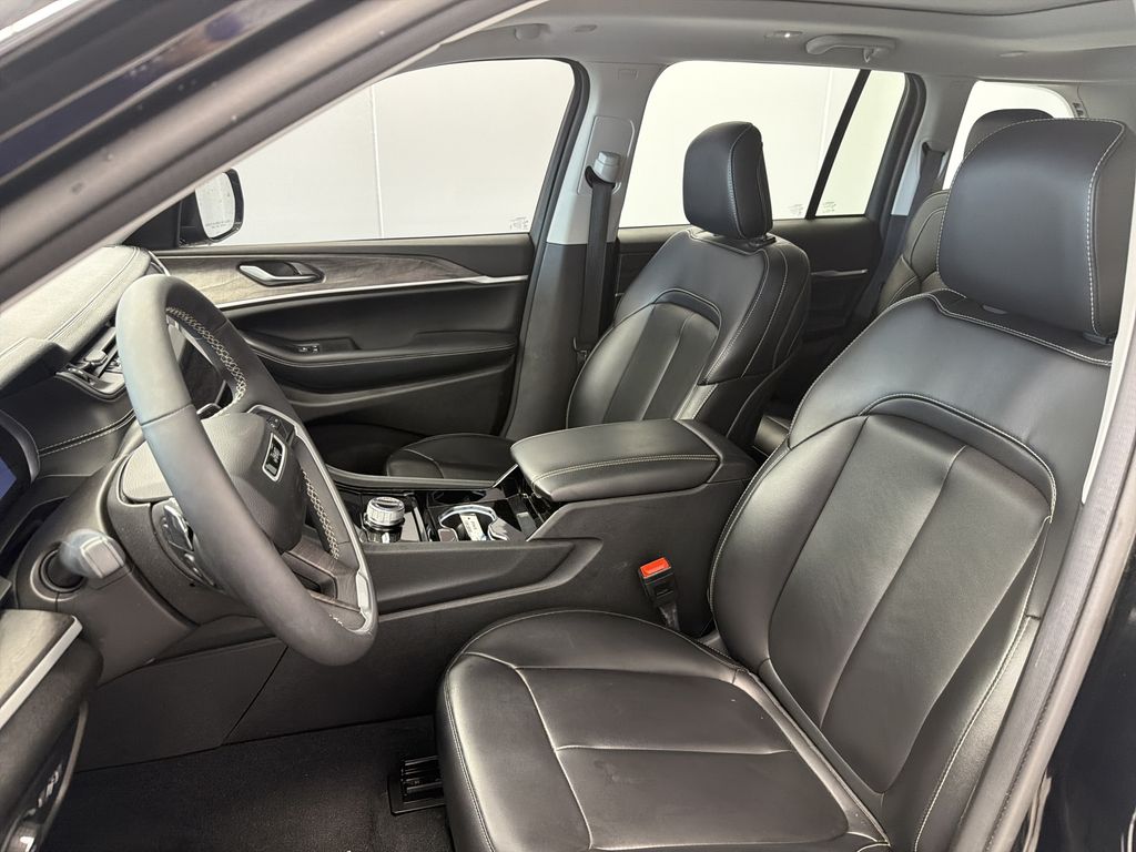 Thumbnail: 2023 Jeep Grand Cherokee - 7