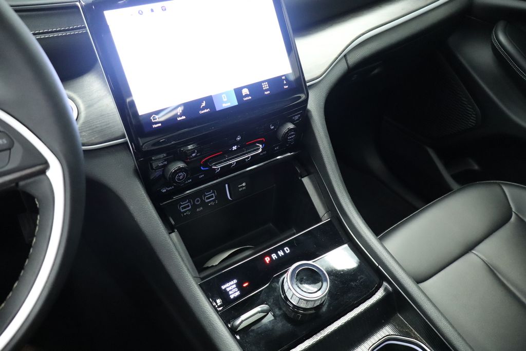 Thumbnail: 2024 Jeep Grand Cherokee - 14