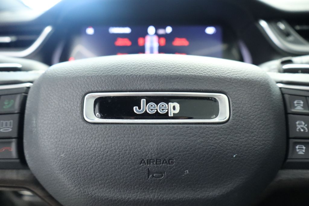 Thumbnail: 2024 Jeep Grand Cherokee - 38