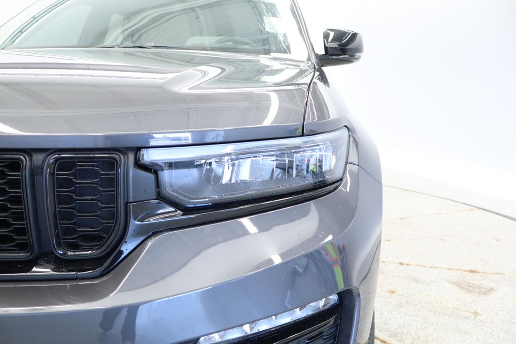 Thumbnail: 2024 Jeep Grand Cherokee - 23
