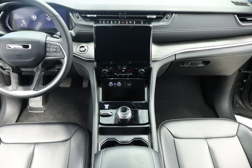 Thumbnail: 2024 Jeep Grand Cherokee - 11