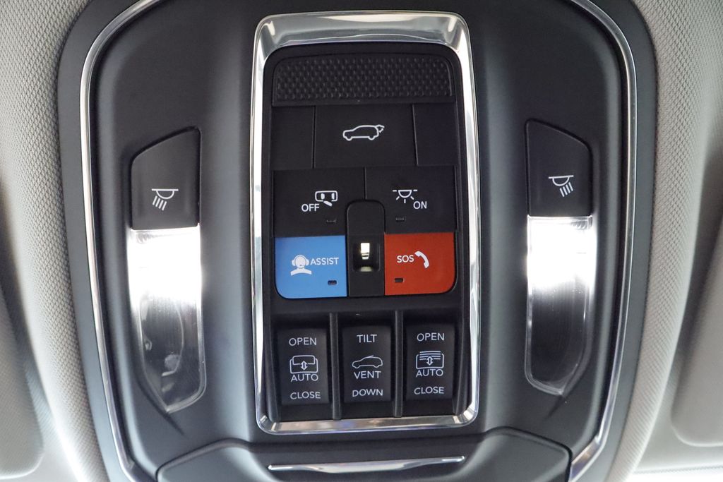 Thumbnail: 2023 Jeep Grand Cherokee - 29