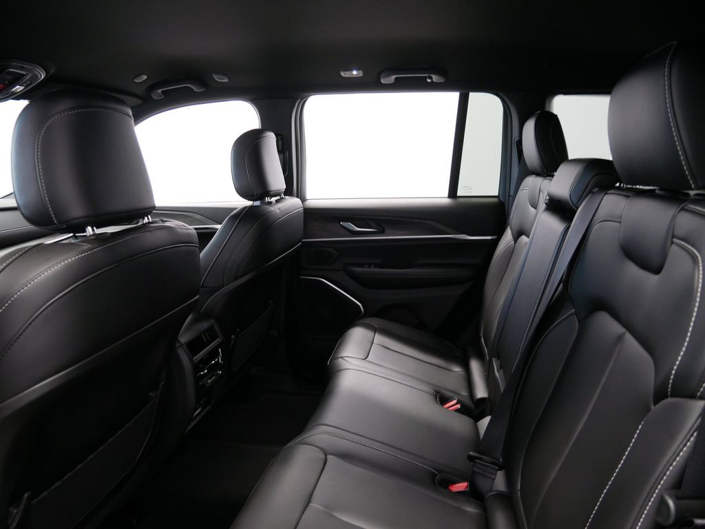 Thumbnail: 2026 Jeep Grand Cherokee - 10