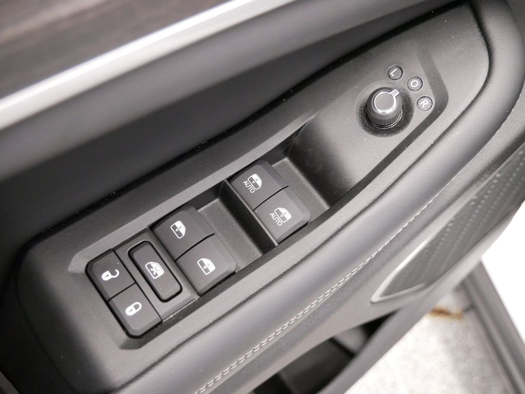 Thumbnail: 2026 Jeep Grand Cherokee - 19