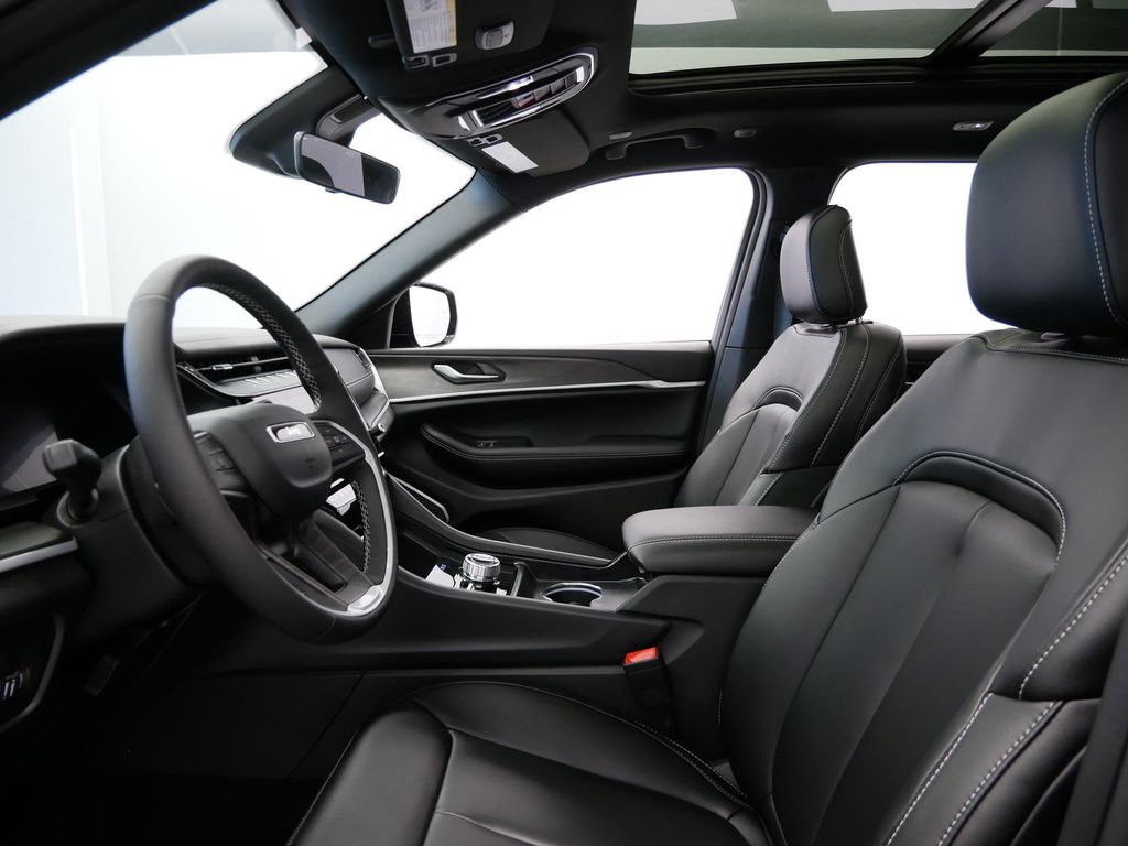 Thumbnail: 2026 Jeep Grand Cherokee - 9