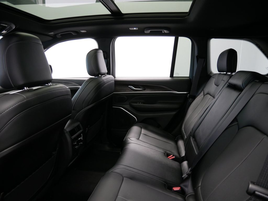 Thumbnail: 2026 Jeep Grand Cherokee - 10