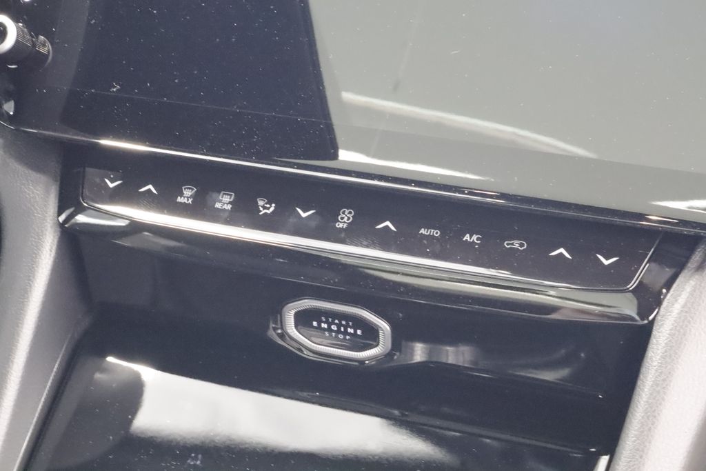 Thumbnail: 2026 Jeep Grand Cherokee - 22