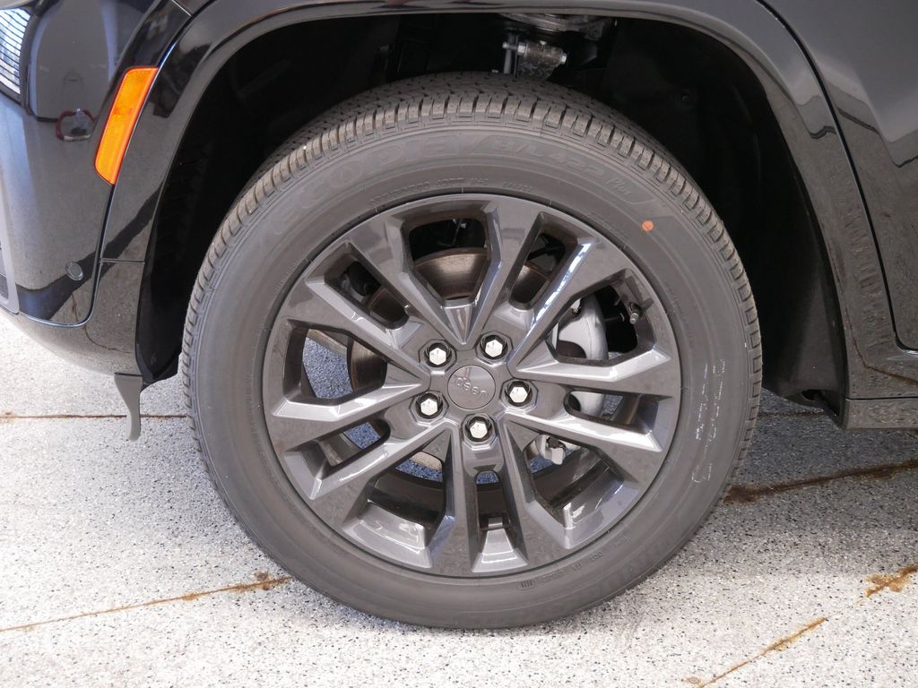 Thumbnail: 2026 Jeep Grand Cherokee - 6
