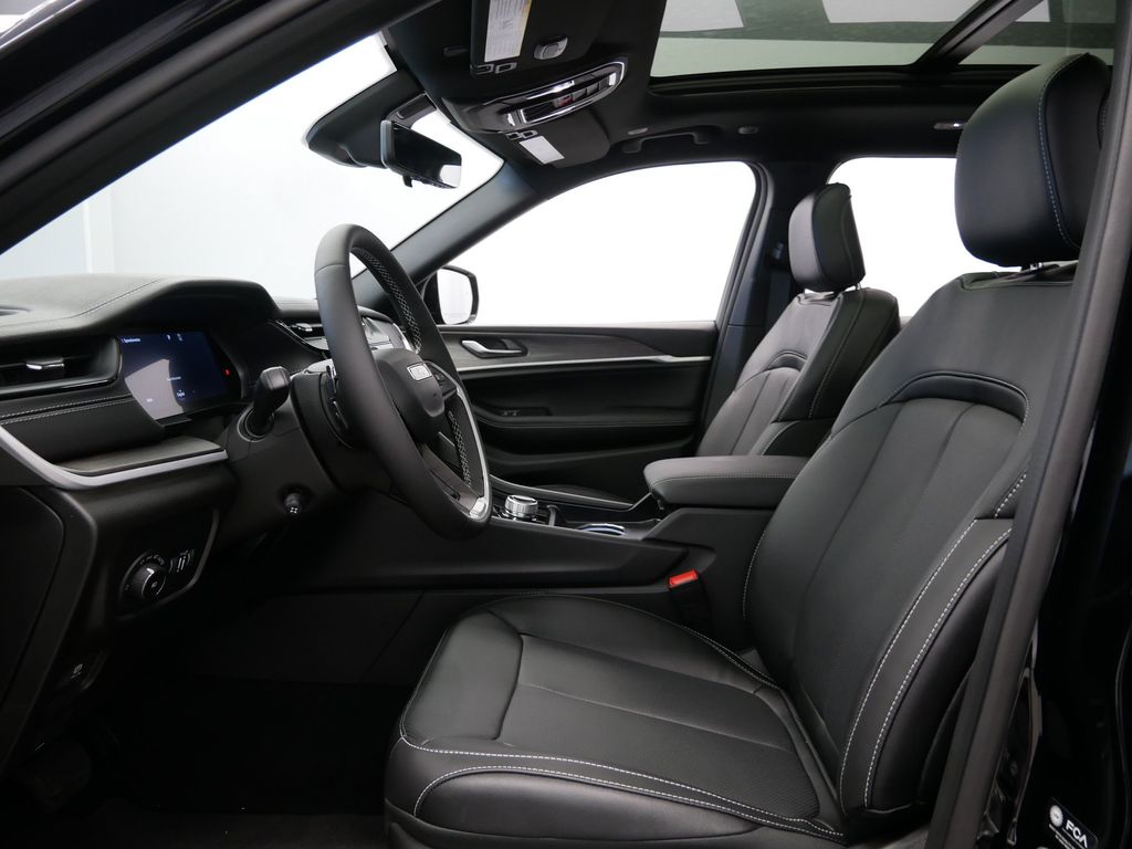 Thumbnail: 2026 Jeep Grand Cherokee - 8