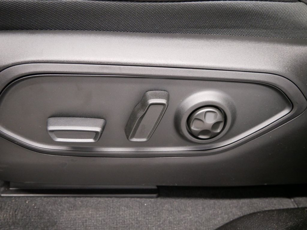 Thumbnail: 2026 Jeep Grand Cherokee - 22