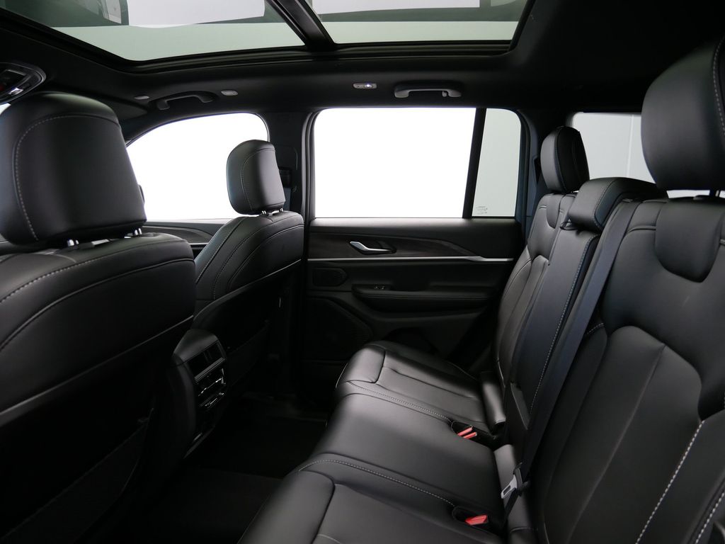 Thumbnail: 2026 Jeep Grand Cherokee - 10