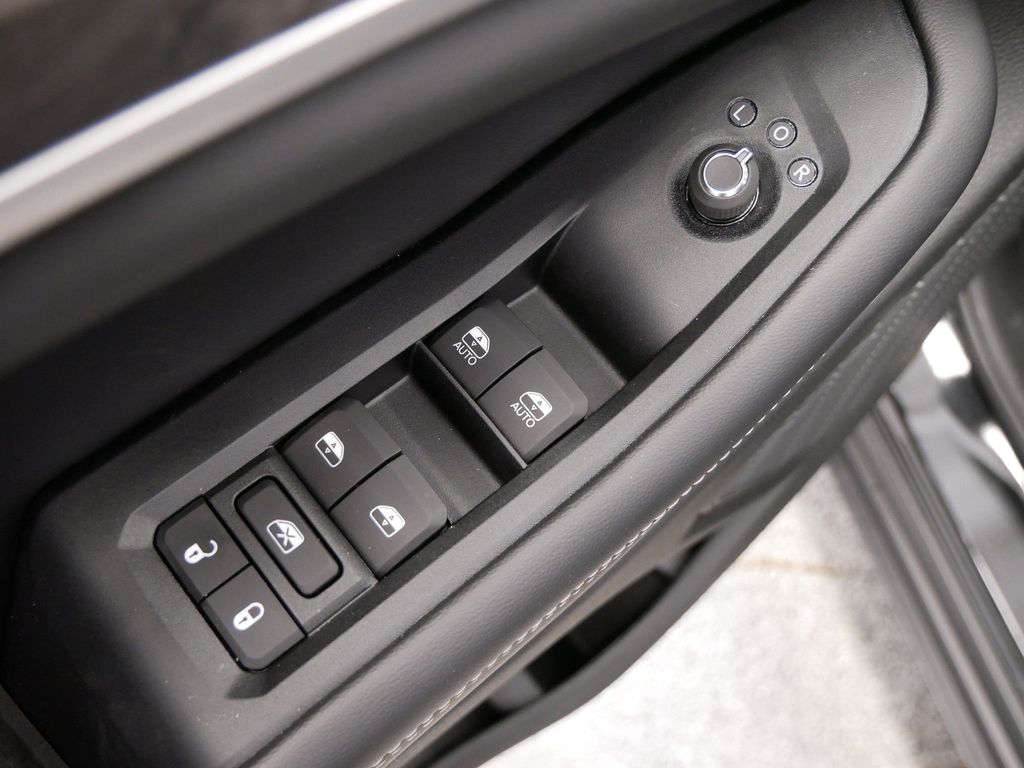 Thumbnail: 2026 Jeep Grand Cherokee - 19