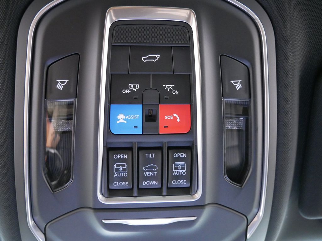 Thumbnail: 2026 Jeep Grand Cherokee - 26