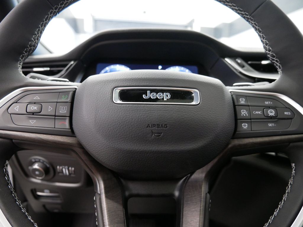 Thumbnail: 2026 Jeep Grand Cherokee - 23