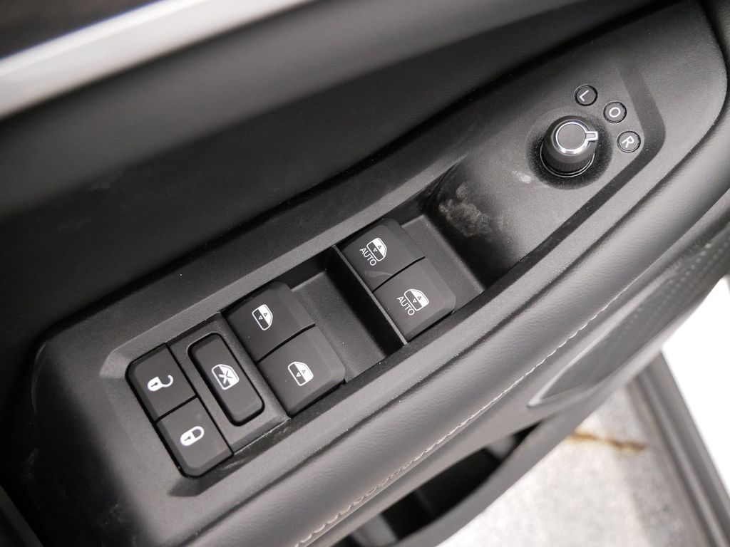 Thumbnail: 2026 Jeep Grand Cherokee - 20