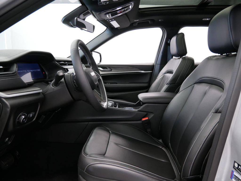 Thumbnail: 2026 Jeep Grand Cherokee - 9