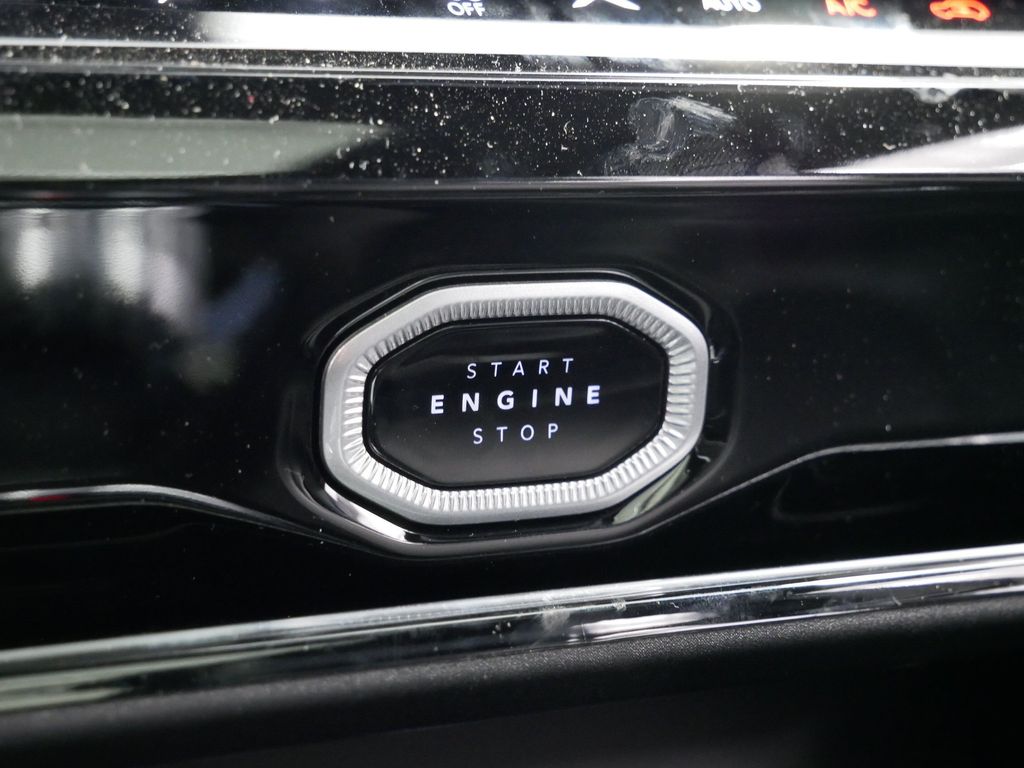 Thumbnail: 2026 Jeep Grand Cherokee - 28