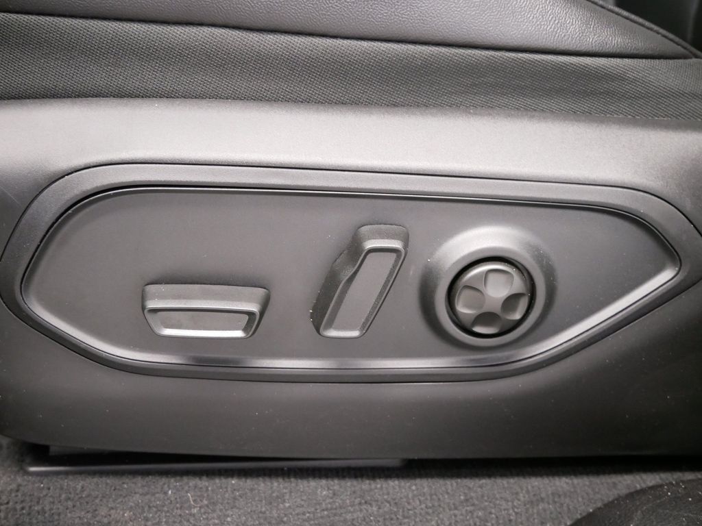 Thumbnail: 2026 Jeep Grand Cherokee - 22