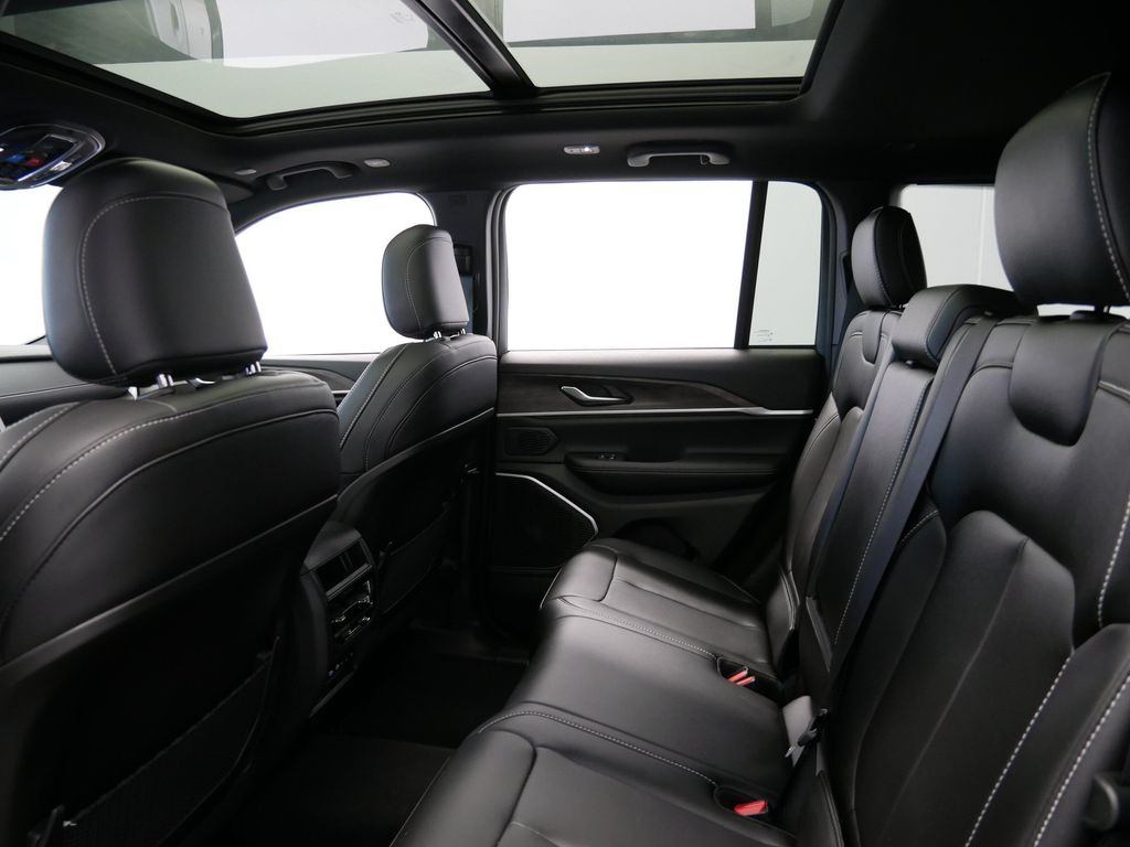 Thumbnail: 2026 Jeep Grand Cherokee - 10