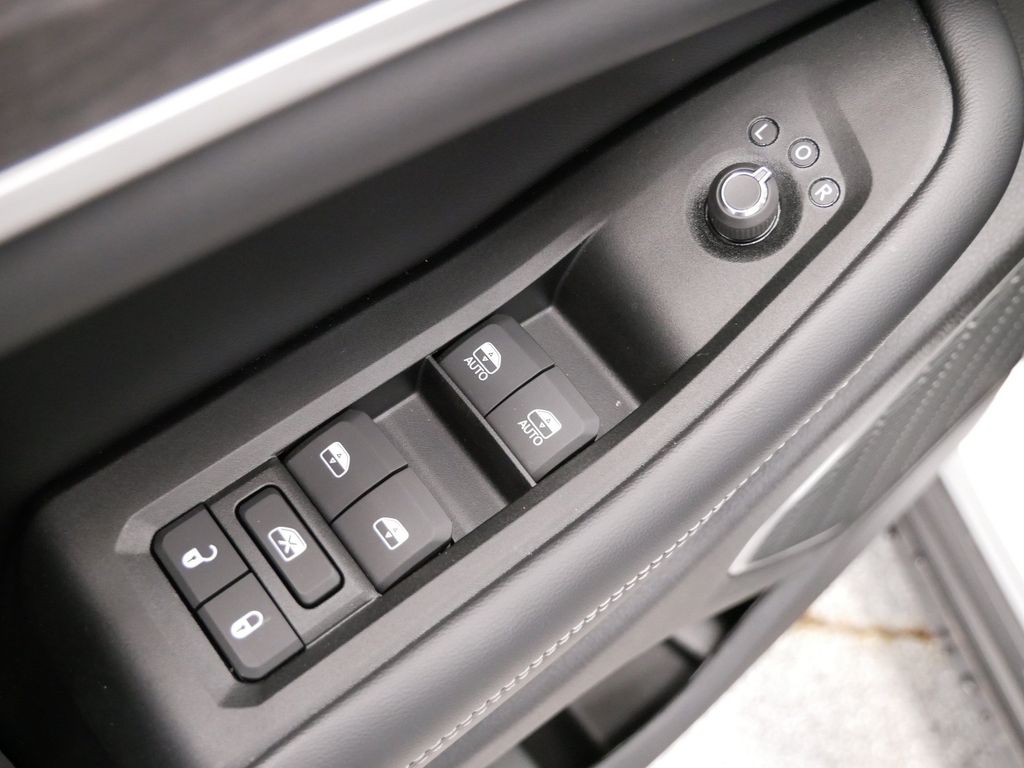 Thumbnail: 2026 Jeep Grand Cherokee - 20
