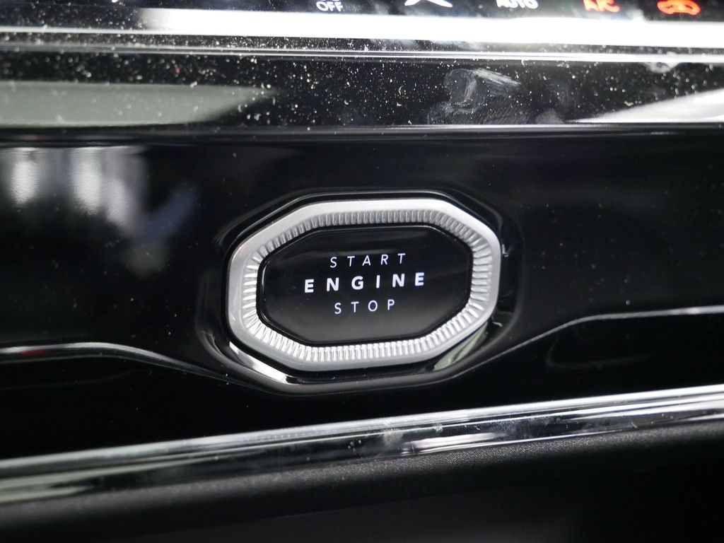 Thumbnail: 2026 Jeep Grand Cherokee - 28