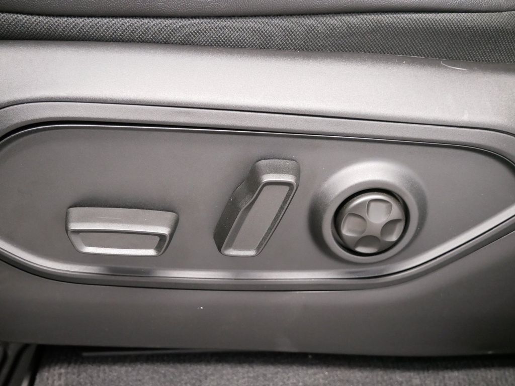 Thumbnail: 2026 Jeep Grand Cherokee - 22