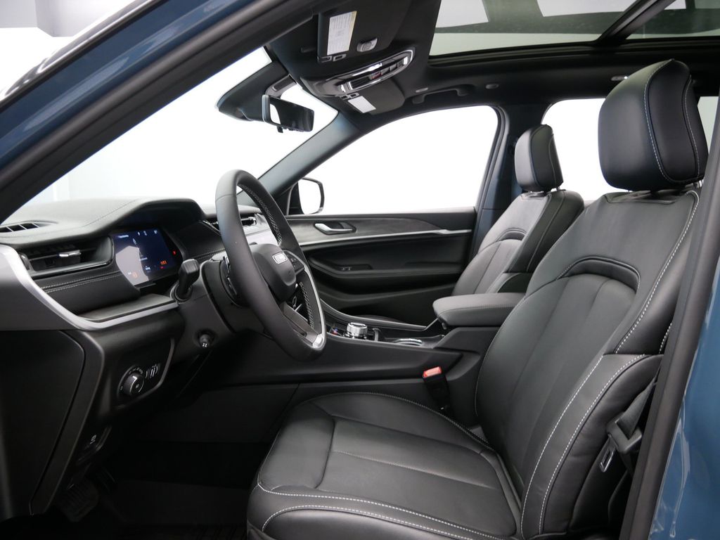 Thumbnail: 2026 Jeep Grand Cherokee - 9