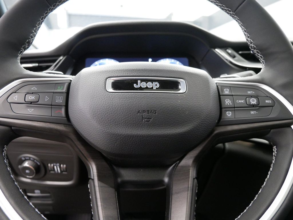 Thumbnail: 2026 Jeep Grand Cherokee - 23
